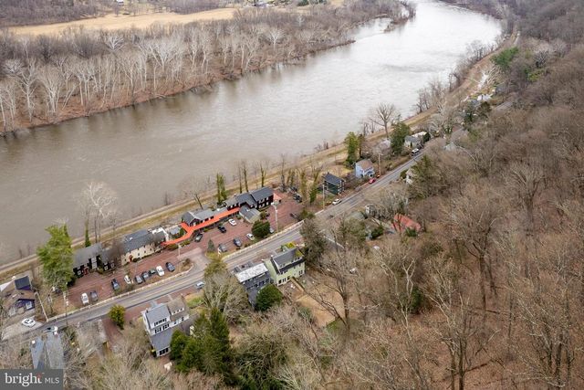 3693 RIVER RD, Lumberville, PA 18933