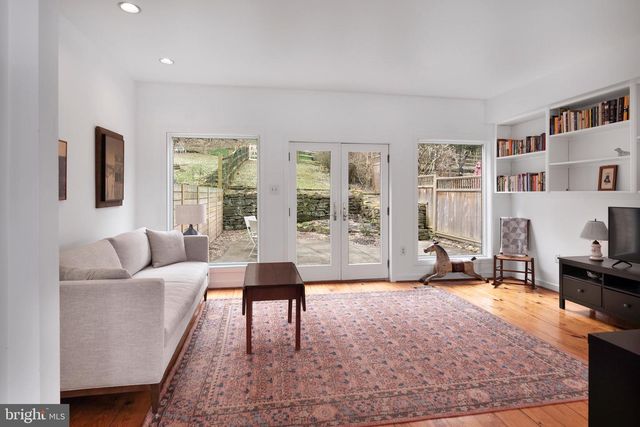 3693 RIVER RD, Lumberville, PA 18933