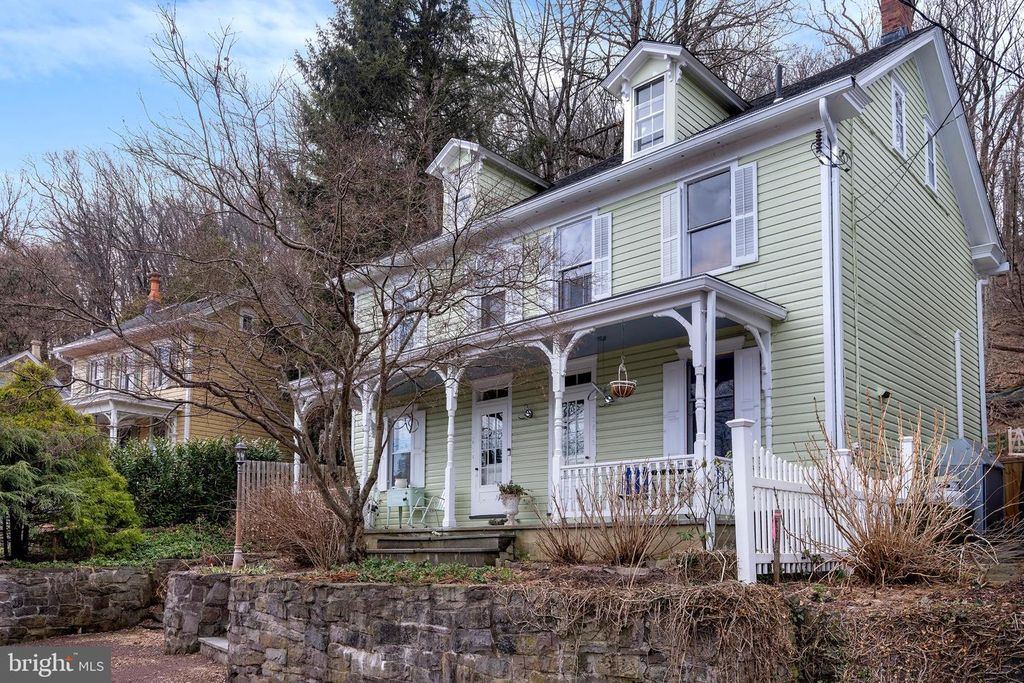 3693 RIVER RD, Lumberville, PA 18933