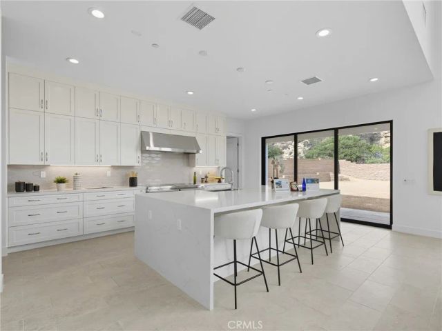 9539 N Andora Avenue, Chatsworth, CA 91311