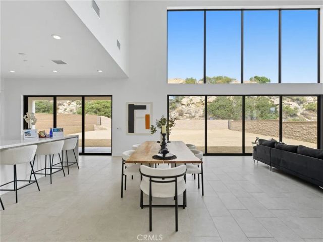 9539 N Andora Avenue, Chatsworth, CA 91311