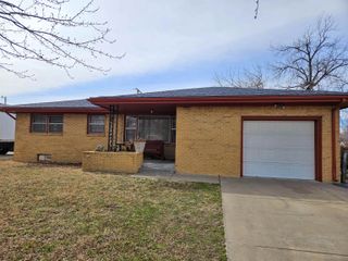 2711 S Laura Ave, Wichita, KS 67216