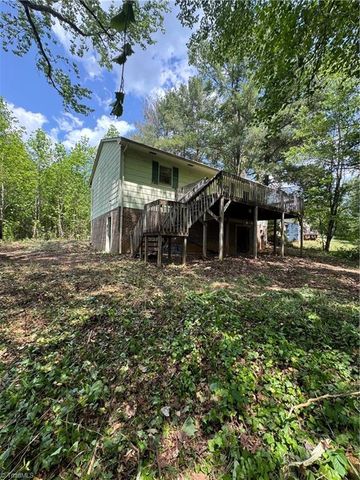 5041 Wind Spring Drive, Winston-salem, NC 27105