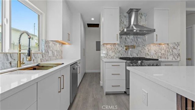 1230 Spazier Avenue, Glendale, CA 91201