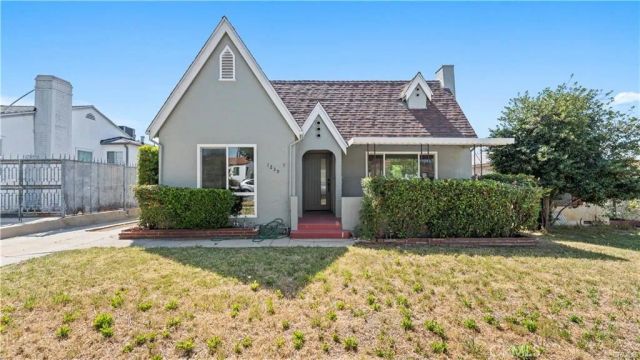 1230 Spazier Avenue, Glendale, CA 91201