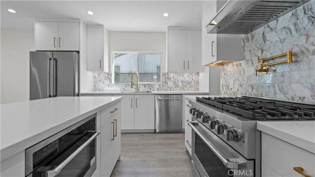 1230 Spazier Avenue, Glendale, CA 91201