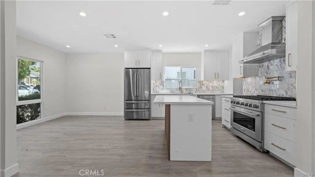 1230 Spazier Avenue, Glendale, CA 91201