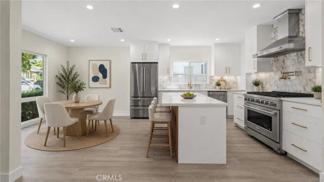 1230 Spazier Avenue, Glendale, CA 91201