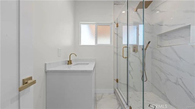 1230 Spazier Avenue, Glendale, CA 91201