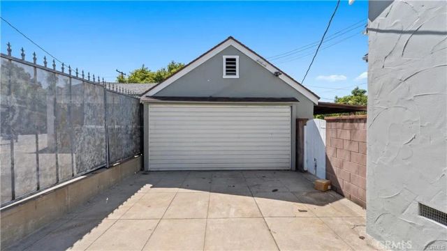 1230 Spazier Avenue, Glendale, CA 91201
