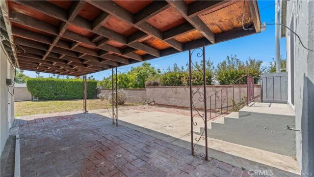 1230 Spazier Avenue, Glendale, CA 91201