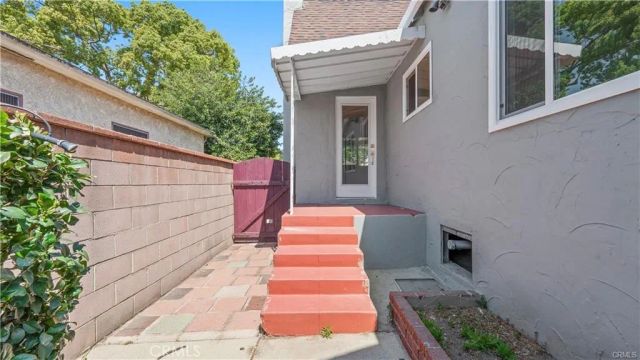 1230 Spazier Avenue, Glendale, CA 91201