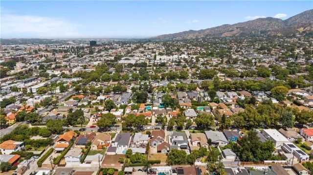 1230 Spazier Avenue, Glendale, CA 91201