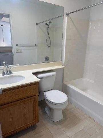 4665 Los Alamos Way C, Oceanside, CA 92057