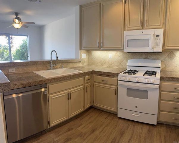 4665 Los Alamos Way C, Oceanside, CA 92057