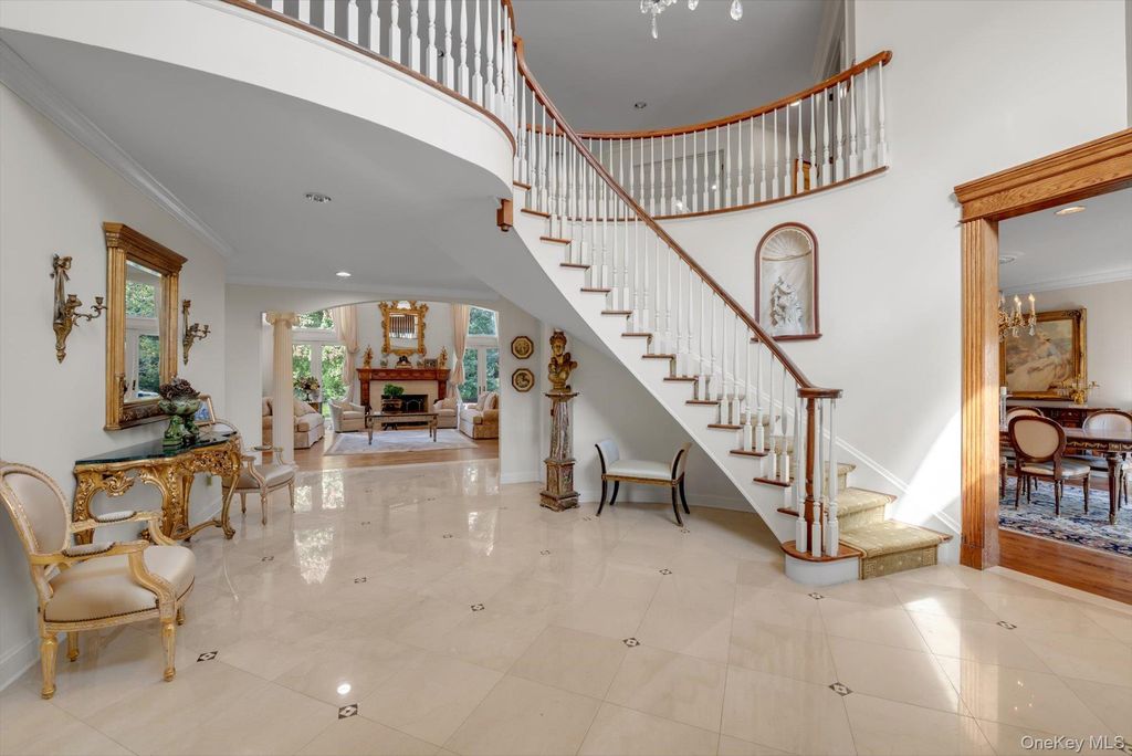 11 Polo Drive, Old Westbury, NY 11568 — photo 4