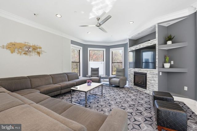 10405 BOSWELL LN, Potomac, MD 20854