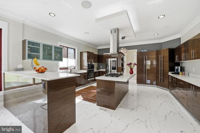 10405 BOSWELL LN, Potomac, MD 20854