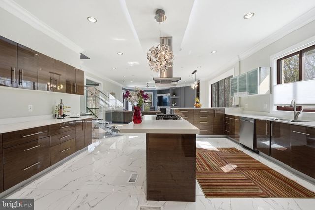 10405 BOSWELL LN, Potomac, MD 20854