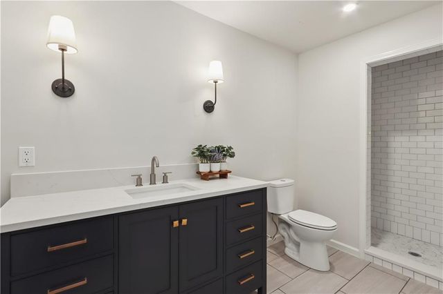 2 Maple Circle, Smithville, MO 64089