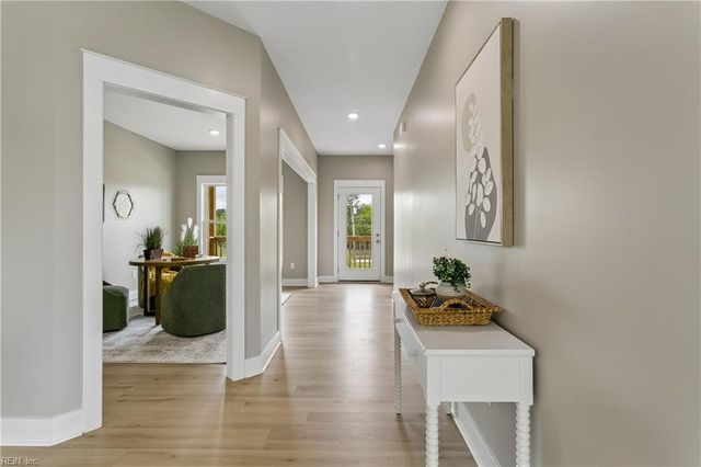 54 N Lawson RD, Poquoson, VA 23662