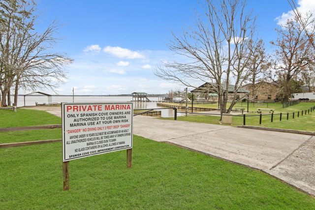 1626 Spanish Cove Drive, Crosby, TX 77532