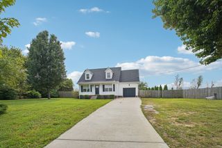 1290 Spencer Mill Rd, Burns, TN 37029