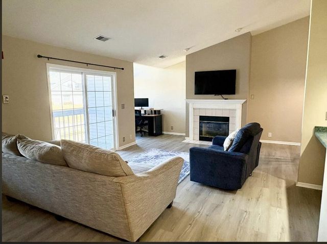 949 Quinlan DRIVE, Pewaukee, WI 53072