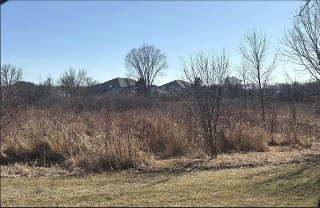 949 Quinlan DRIVE, Pewaukee, WI 53072