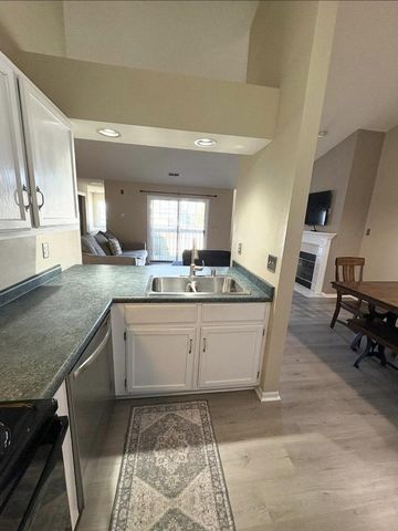 949 Quinlan DRIVE, Pewaukee, WI 53072