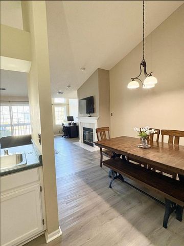 949 Quinlan DRIVE, Pewaukee, WI 53072