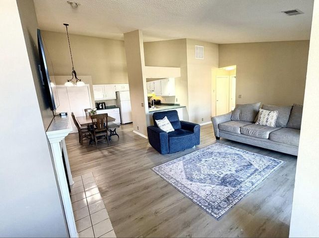 949 Quinlan DRIVE, Pewaukee, WI 53072