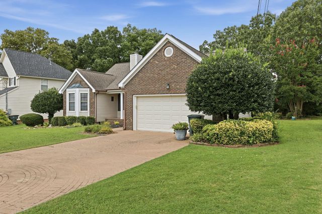 2411 Charleston Square, Chattanooga, TN 37421