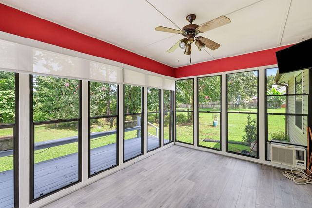 2411 Charleston Square, Chattanooga, TN 37421