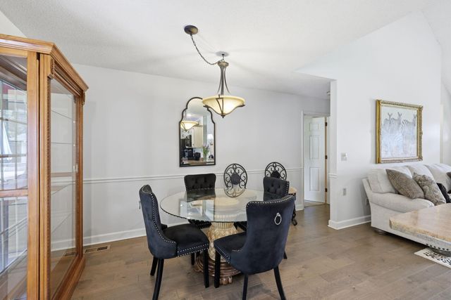 2411 Charleston Square, Chattanooga, TN 37421