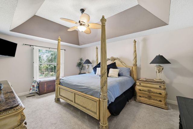 2411 Charleston Square, Chattanooga, TN 37421