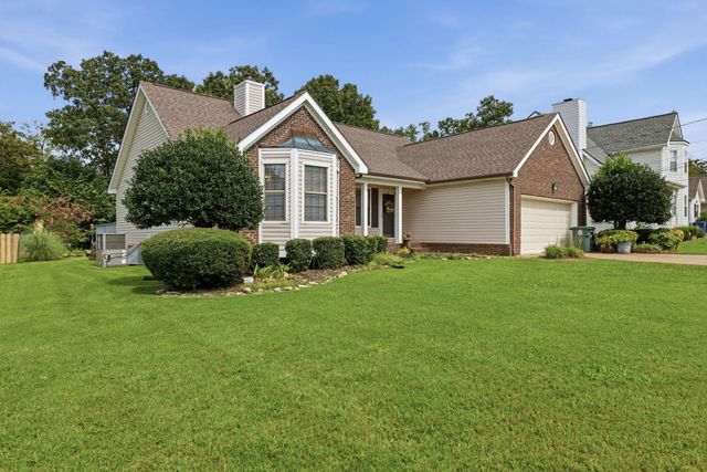 2411 Charleston Square, Chattanooga, TN 37421