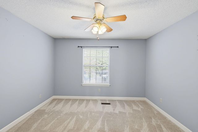 2411 Charleston Square, Chattanooga, TN 37421