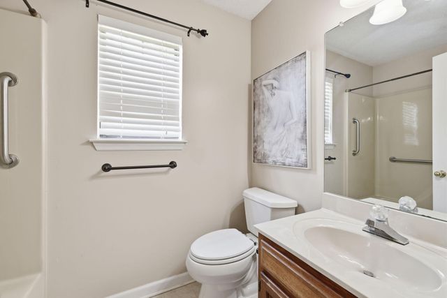 2411 Charleston Square, Chattanooga, TN 37421