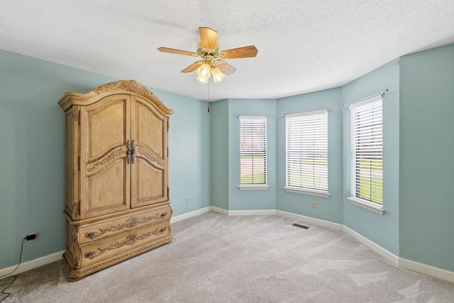 2411 Charleston Square, Chattanooga, TN 37421