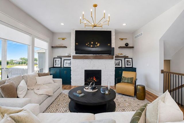 1713 SW Arbormill Terrace, Lee's Summit, MO 64082