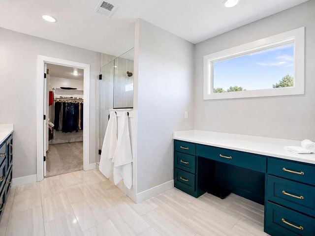 1713 SW Arbormill Terrace, Lee's Summit, MO 64082