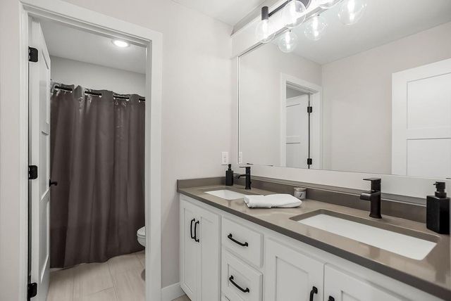 1713 SW Arbormill Terrace, Lee's Summit, MO 64082