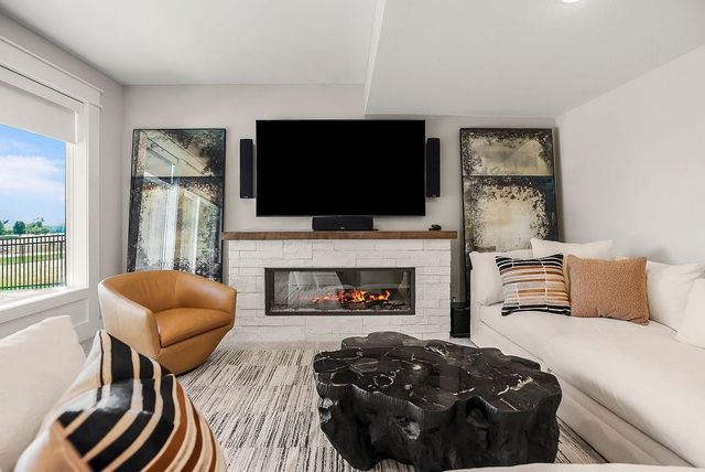 1713 SW Arbormill Terrace, Lee's Summit, MO 64082