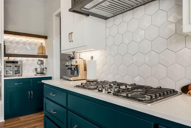 1713 SW Arbormill Terrace, Lee's Summit, MO 64082