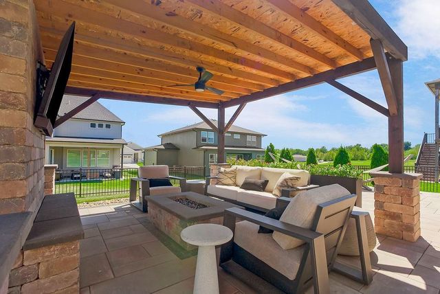 1713 SW Arbormill Terrace, Lee's Summit, MO 64082