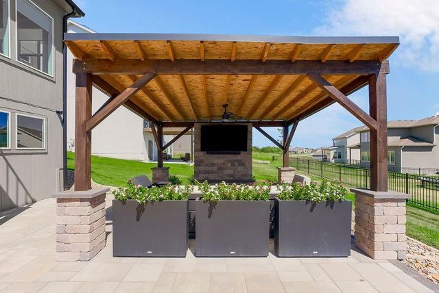 1713 SW Arbormill Terrace, Lee's Summit, MO 64082