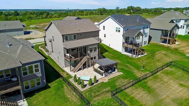 1713 SW Arbormill Terrace, Lee's Summit, MO 64082