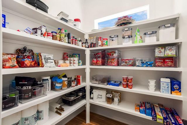 1713 SW Arbormill Terrace, Lee's Summit, MO 64082