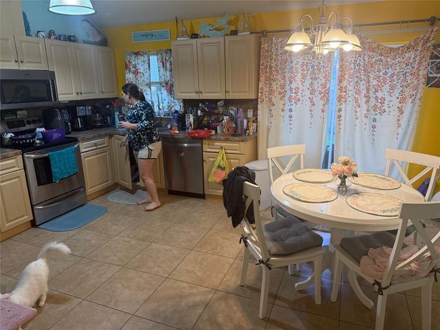 1920 CALLE ALTO VISTA, Deland, FL 32724